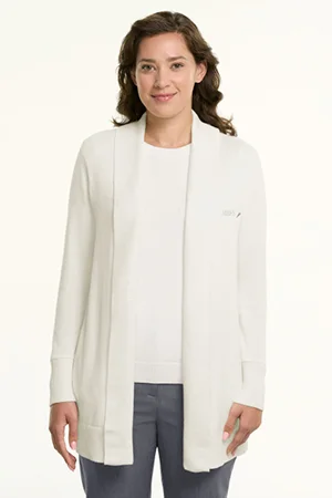 Women's model wearing a Easy Fit top for size comparison.
